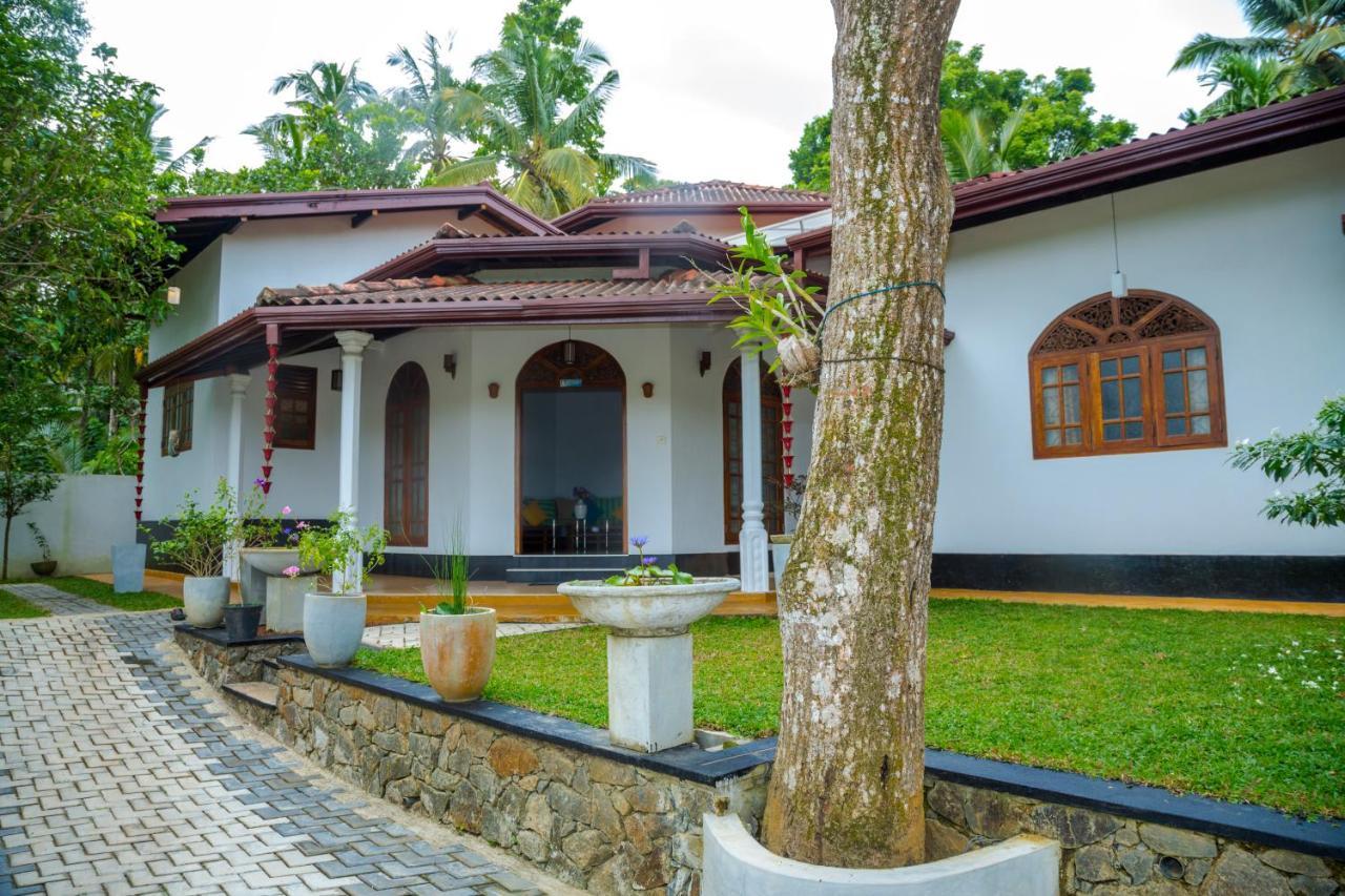 Villa Kumana - Unawatuna กอลล์ ภายนอก รูปภาพ